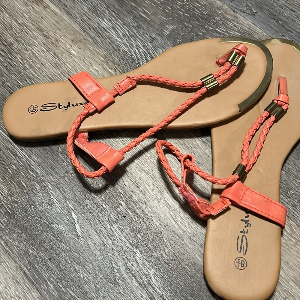 Styluxe Sandals - Picture 3 of 4